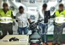 Capturan a dos hombres que se movilizaban en motocicleta con un arma de fuego