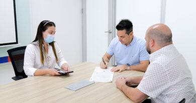 Firman escritura de los terrenos para la institución educativa de Aguas Negras de Montería