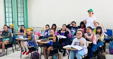 ¡𝐄𝐱𝐩𝐚𝐧𝐝𝐞 𝐭𝐮𝐬 𝐡𝐨𝐫𝐢𝐳𝐨𝐧𝐭𝐞! 𝐄𝐬𝐭𝐮𝐝𝐢𝐚 𝐢𝐧𝐠𝐥𝐞́𝐬, 𝐟𝐫𝐚𝐧𝐜𝐞́𝐬 𝐲 𝐩𝐨𝐫𝐭𝐮𝐠𝐮𝐞́𝐬 𝐞𝐧 𝐞𝐥 𝐂𝐞𝐧𝐭𝐫𝐨 𝐝𝐞 𝐈𝐝𝐢𝐨𝐦𝐚𝐬 𝐝𝐞 𝐥𝐚 𝐔𝐧𝐢𝐯𝐞𝐫𝐬𝐢𝐝𝐚𝐝 𝐝𝐞 𝐂ór𝐝𝐨𝐛𝐚