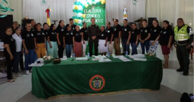 Líderes comunitarios del municipio de Cotorra graduados en espacios pedagógicos